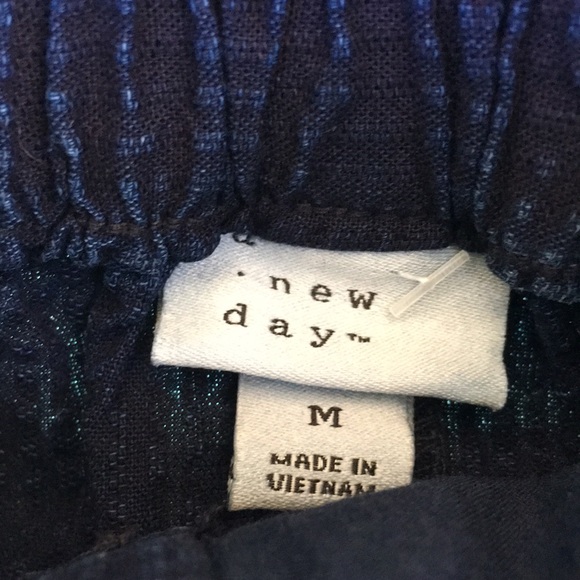 NWOT HIGH WAISTED DENIM PEPLUM BELTED NAVY… - Picture 4 of 8